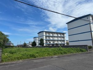 出水市上知識町のアパート＆住宅用地のご案内